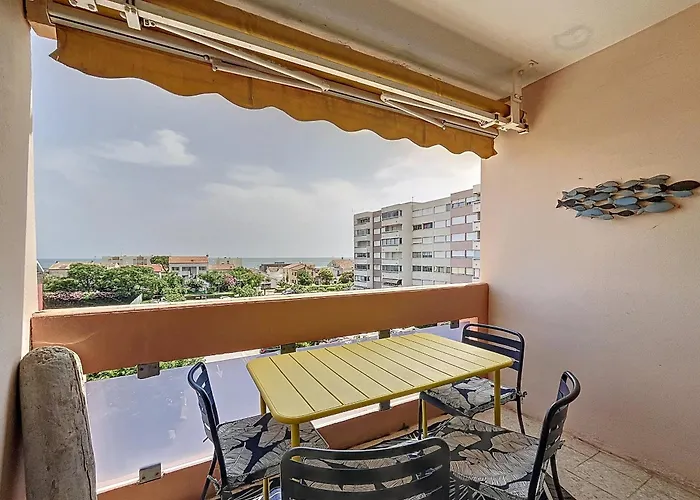 Vue Avec Terrasse Et Parking - Fr-1-715-114 *