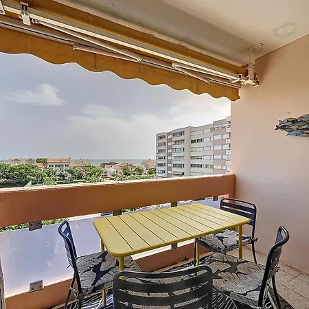 Vue Avec Terrasse Et Parking - Fr-1-715-114 *